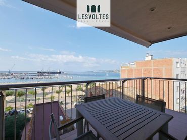 Appartamento con balcone in vendita a Passeig del Mar