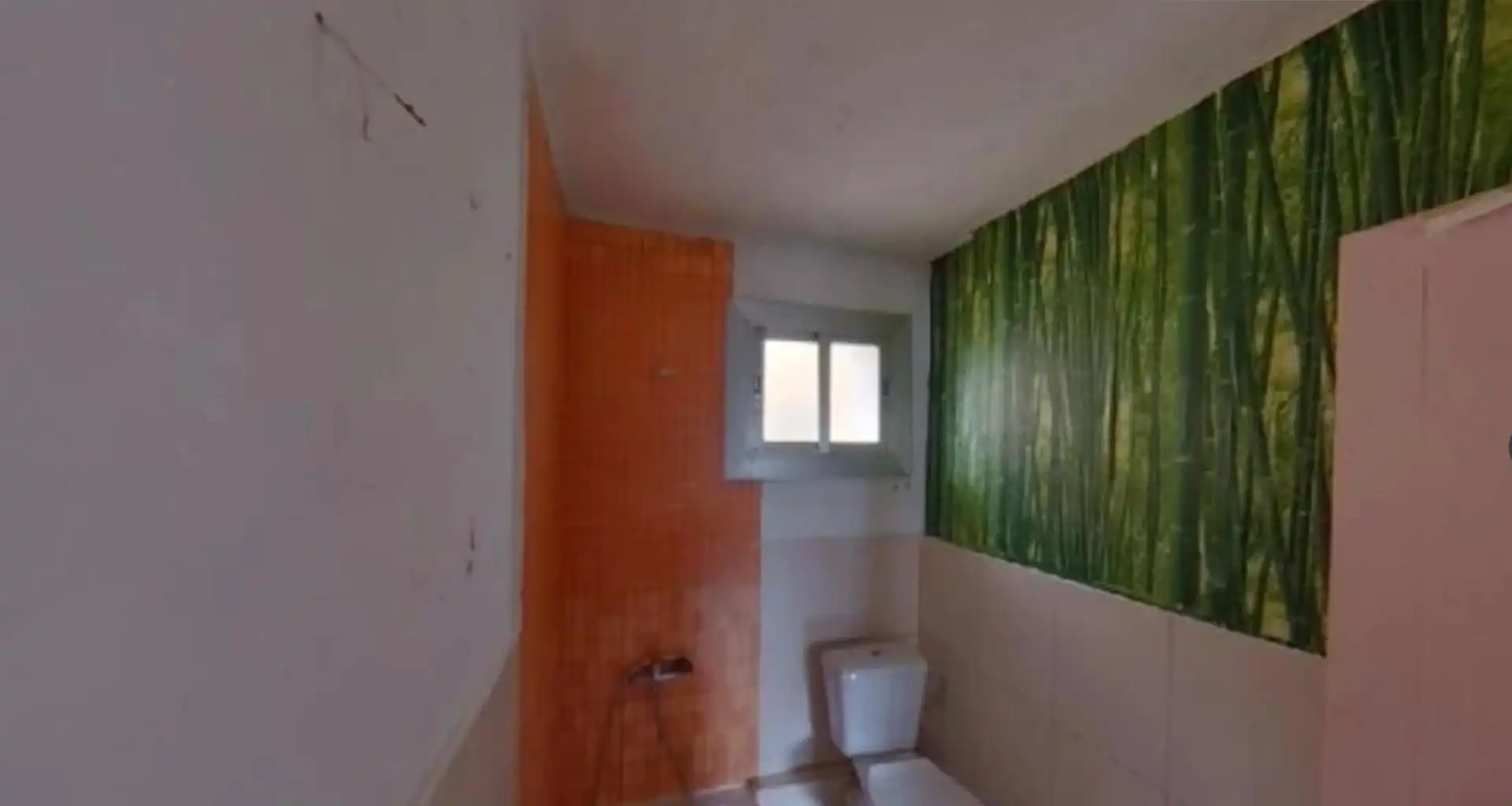 Badezimmer von Wohnungen zum Verkauf in Badalona