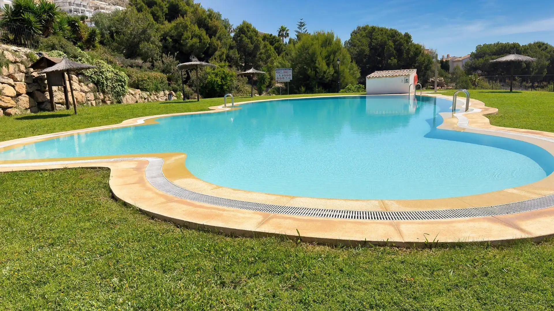Piscina de Casa adosada en venta en Finestrat con Aire acondicionado, Jardín privado y Terraza