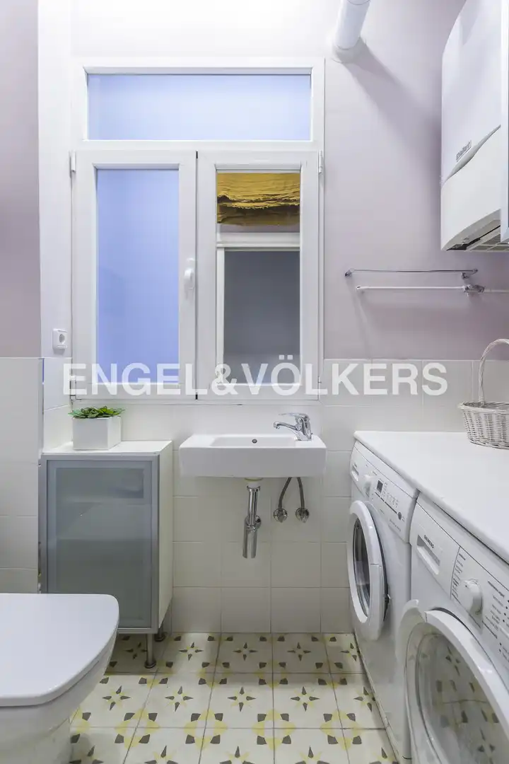 Baño de Piso de alquiler en Madrid con Aire acondicionado, Calefacción y Parquet
