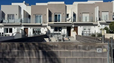Foto 4 de Casa adosada en venta en Centro - Muelle Pesquero, Torrevieja