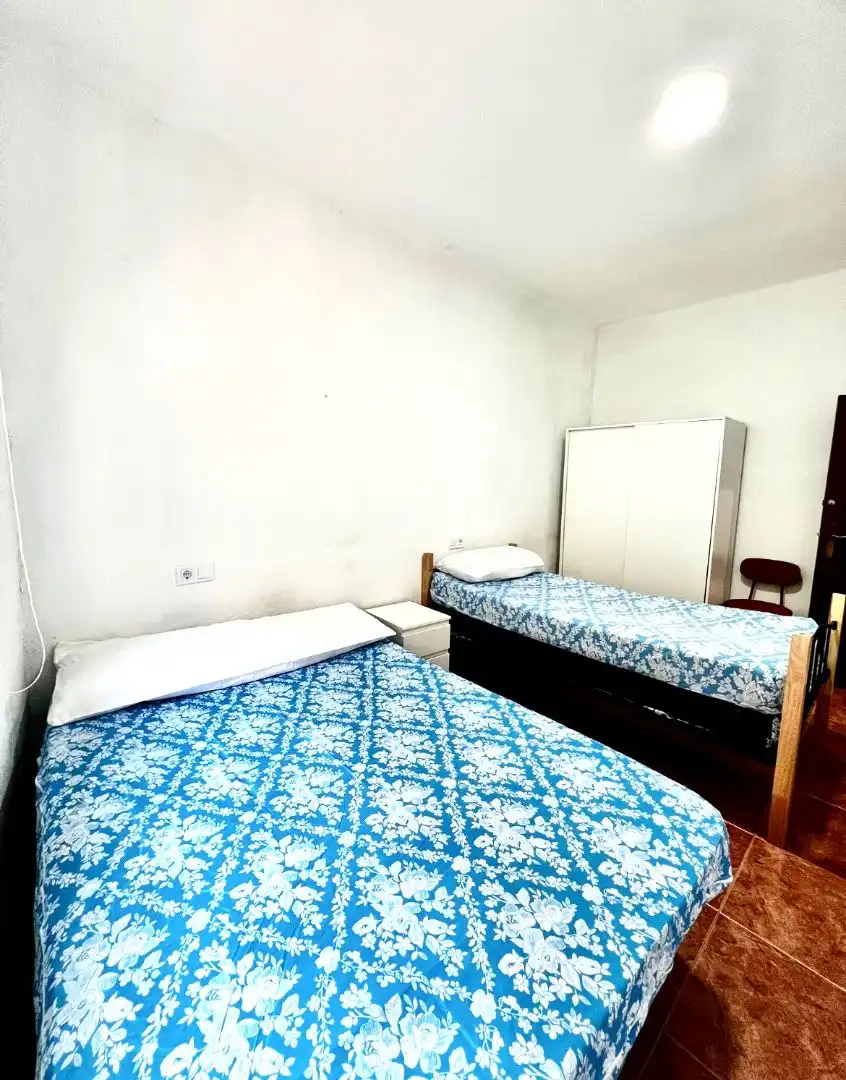 Bedroom of Flat for share in Benicalap