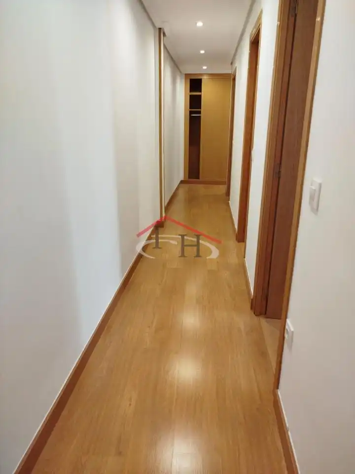 Pis de lloguer en León Capital  amb Calefacció, Parquet i Terrassa