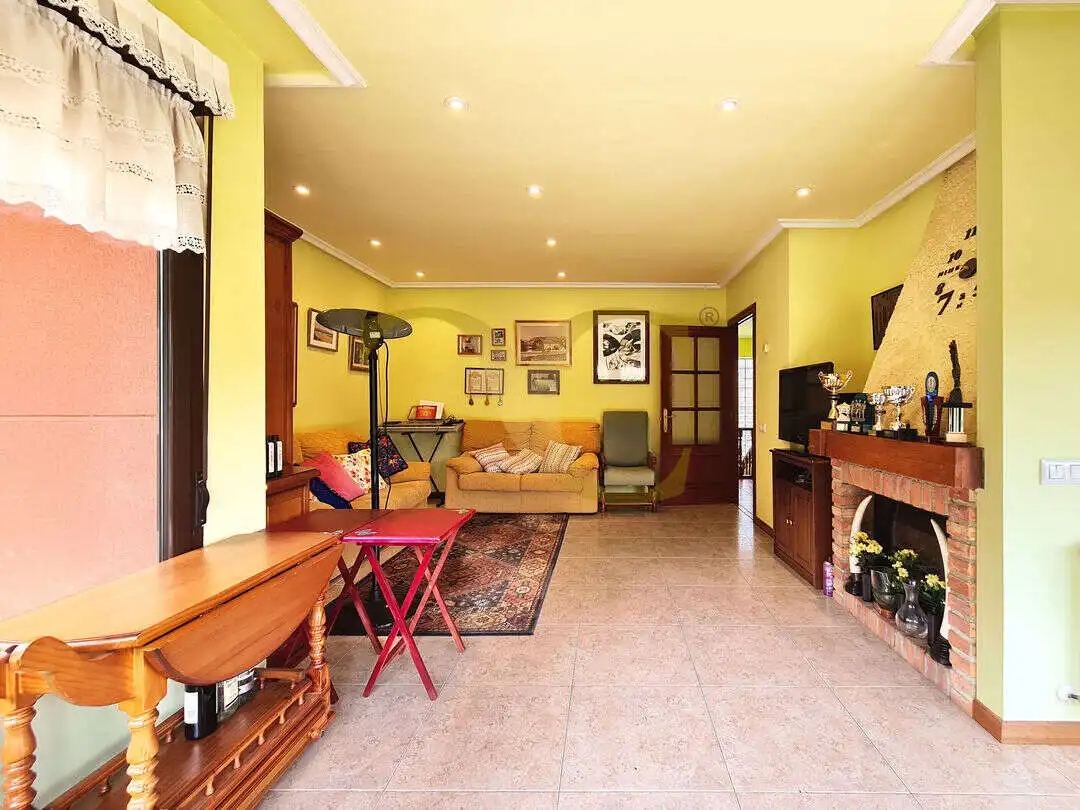 Sala de estar de Casa o chalet en venta en Gijón  con Calefacción, Jardín privado y Terraza