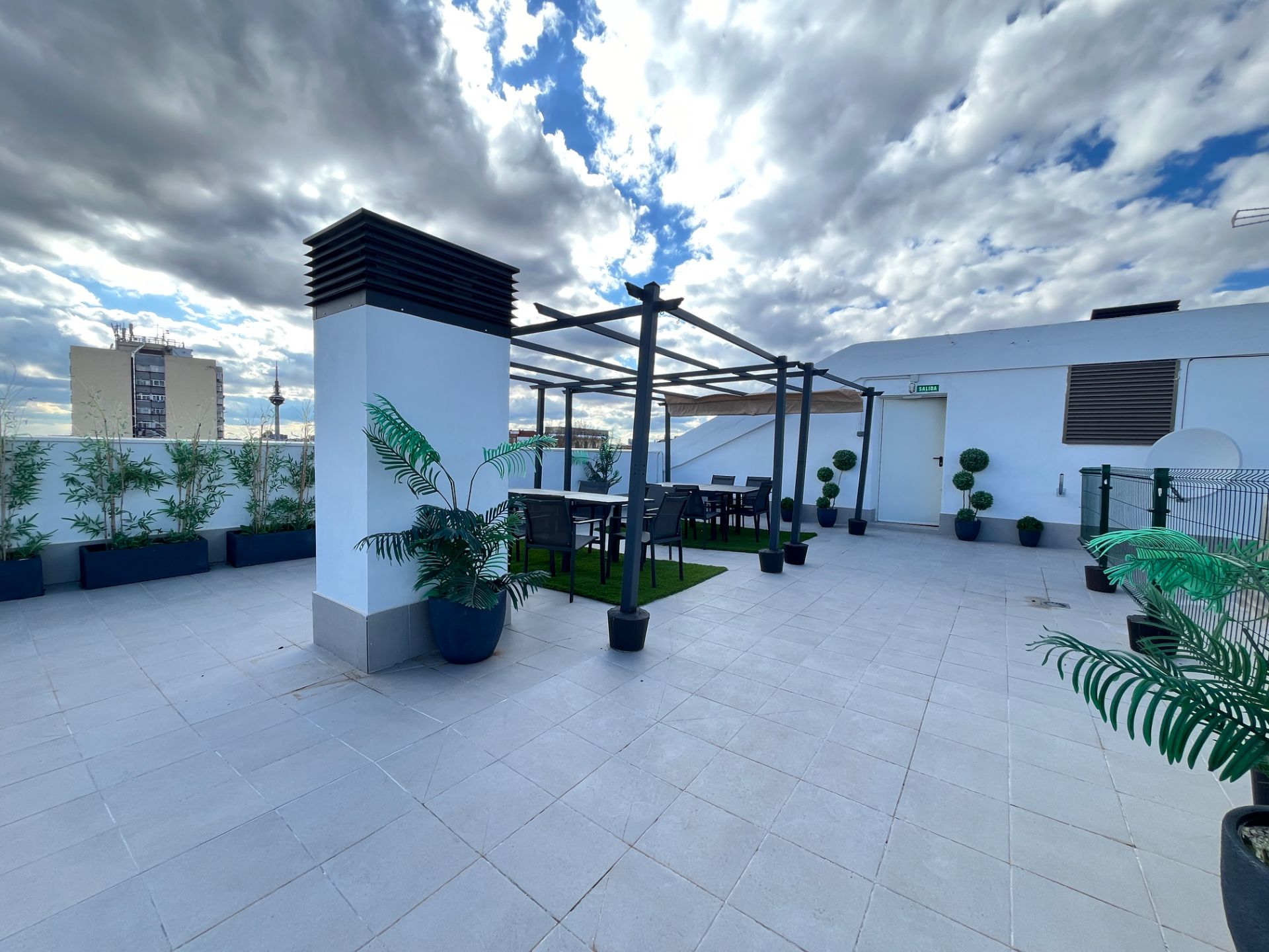 Terrace of Flat to rent in  Madrid Capital  with Terrace, Swimming Pool and Furnished
