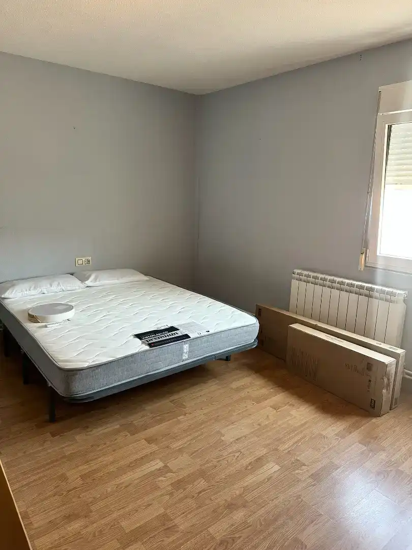 Bedroom of Flat for rent in Valencia de Don Juan, León