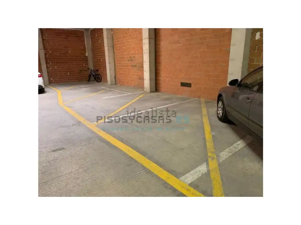 Aparcament de Casa o xalet en venda en Turís amb Terrassa i Balcó