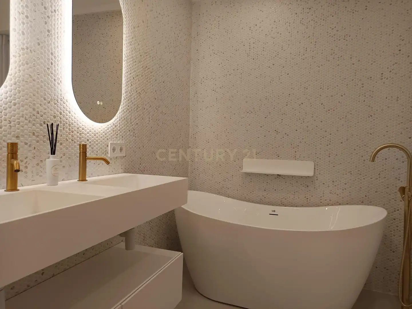 Badezimmer von Maisonette zum Verkauf in Calpe / Calp mit Klimaanlage, Waschmaschine und Balkon