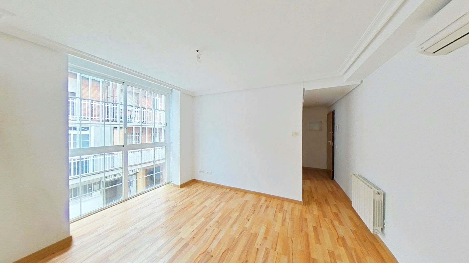 Vista exterior de Piso en venta en  Madrid Capital con Aire acondicionado, Calefacción y Terraza