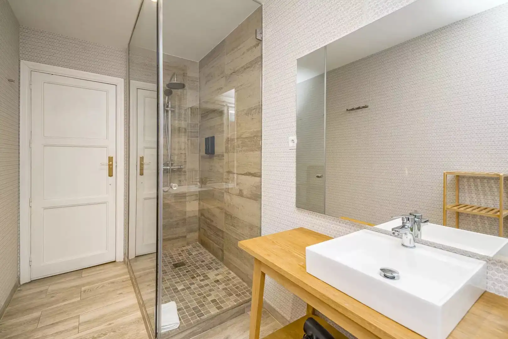 Bathroom of Flat for rent in Madrid  with Air Conditioner, Heating and Terrace