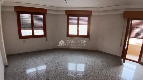 VENTA DE 2 MAGNÍFICOS PISOS CON ALMACEN Y LOCAL COMERCIAL, imatge 2
