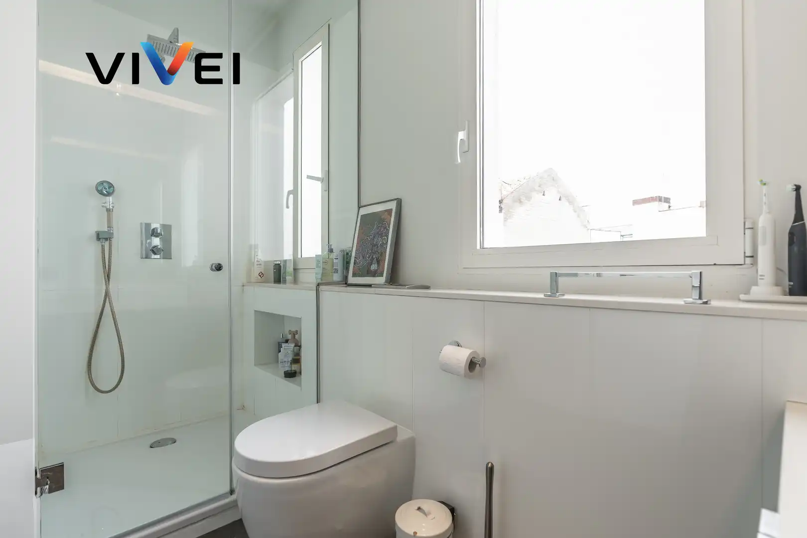 Badezimmer von Dachboden zum Verkauf in Madrid mit Klimaanlage, Heizung und Terrasse