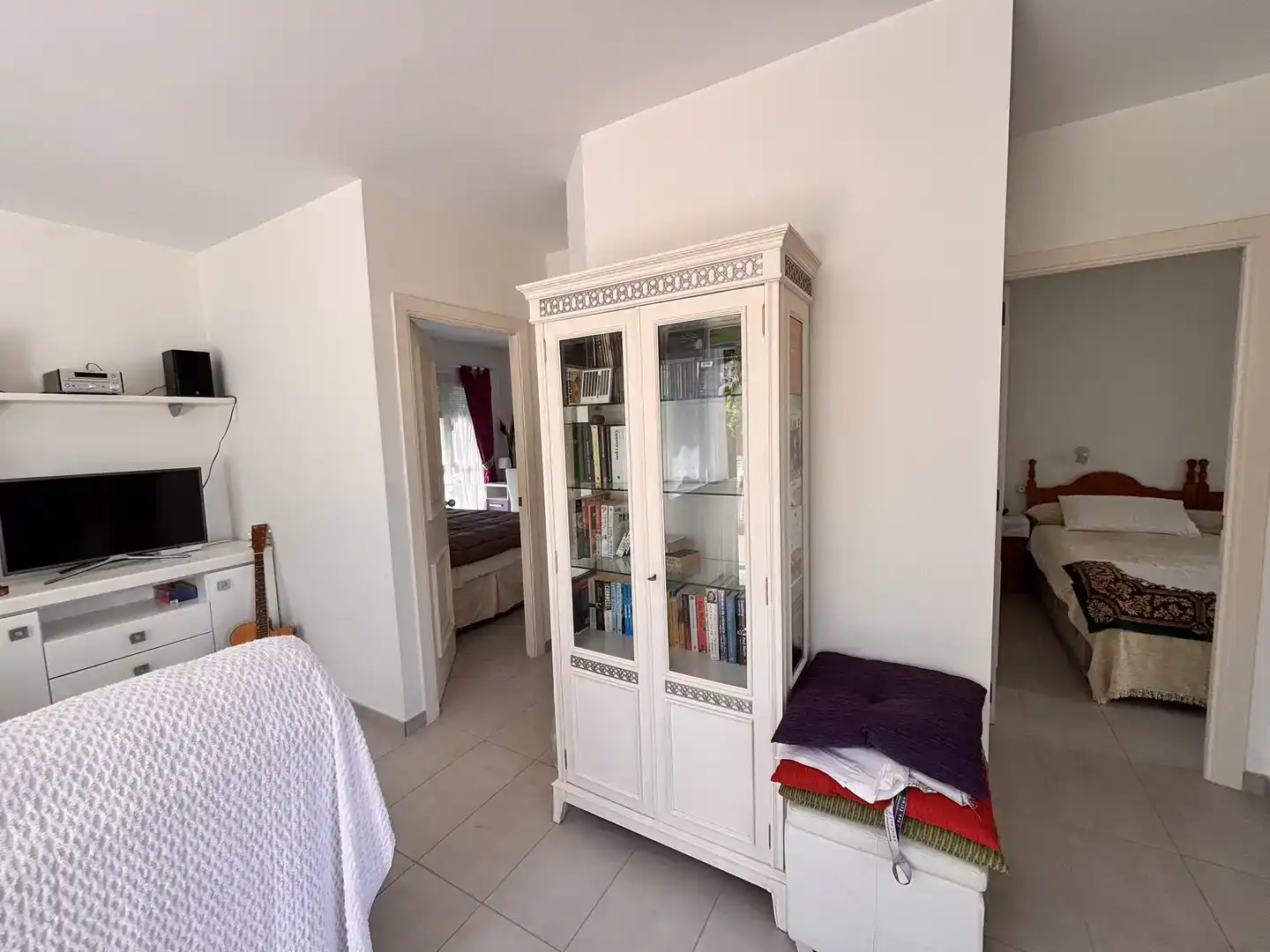 Habitación de Apartamento para compartir en Estepona con Aire acondicionado, Trastero y Piscina
