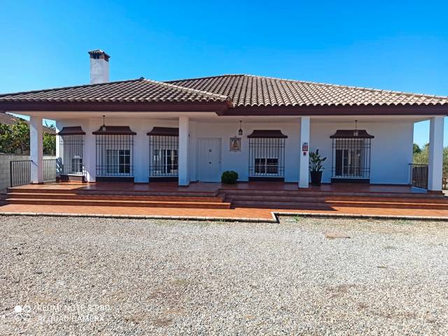 Casa-chalet en Venta en La Carlota