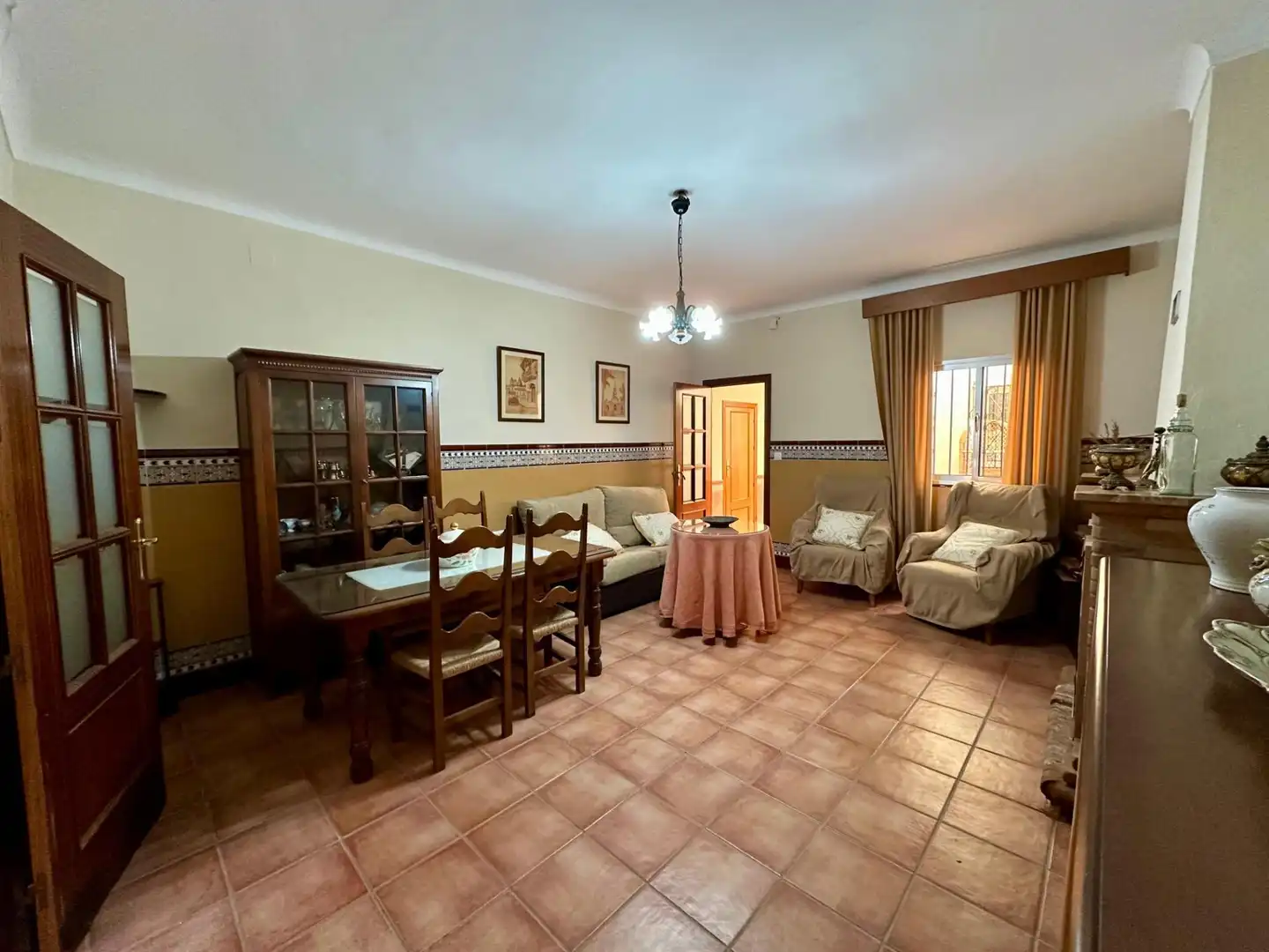 Sala d'estar de Casa o xalet en venda en Marchena