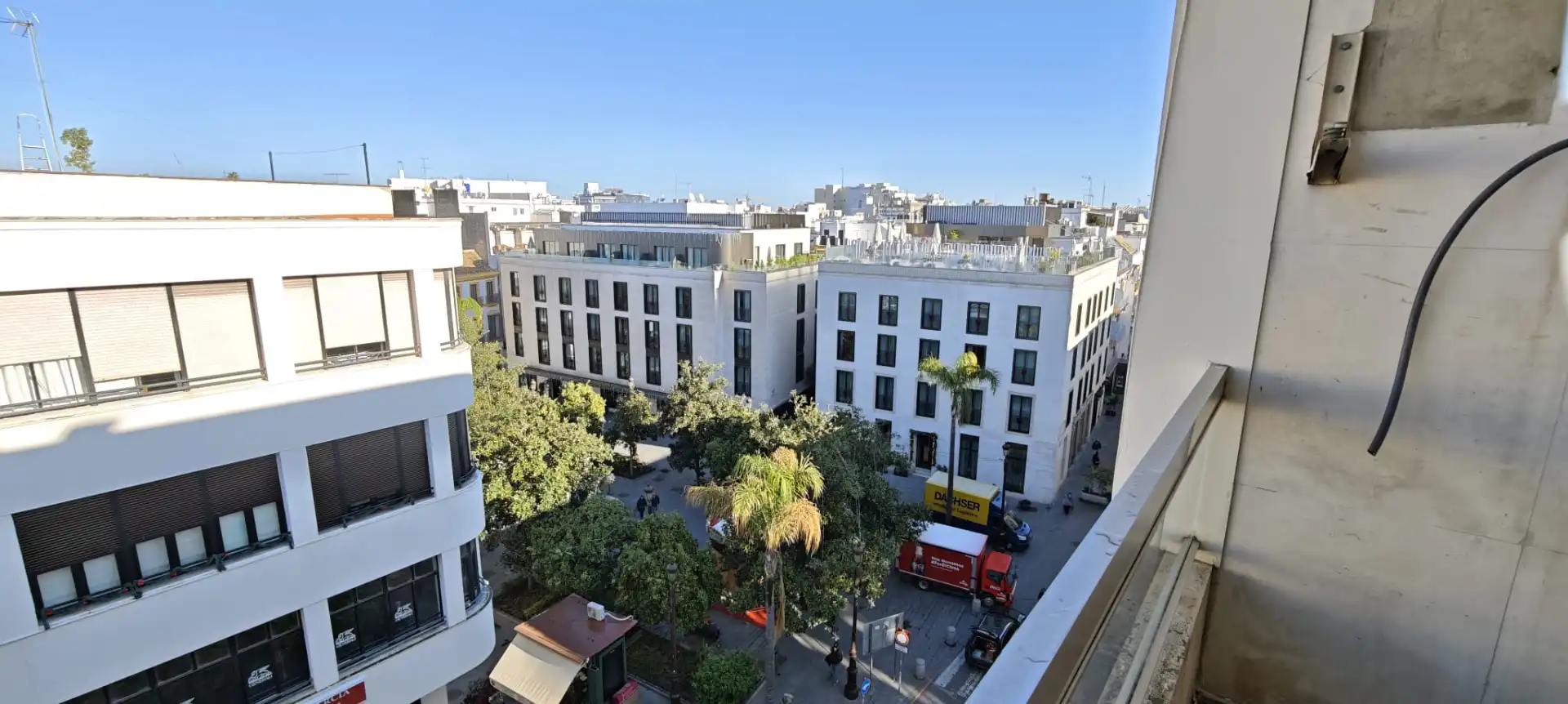 Vista exterior de Piso de alquiler en  Sevilla Capital con Aire acondicionado y Terraza