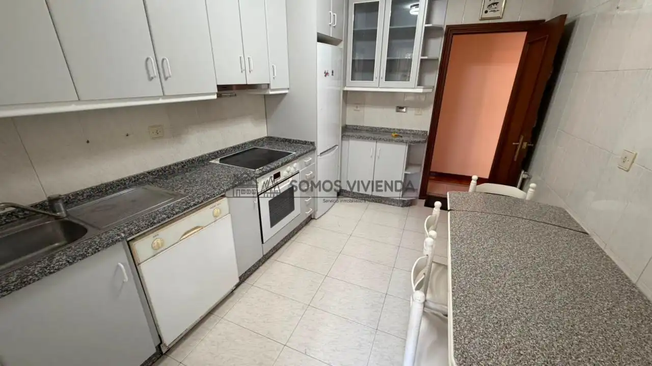 Flat with lift to rent in Universidad, imagen 2