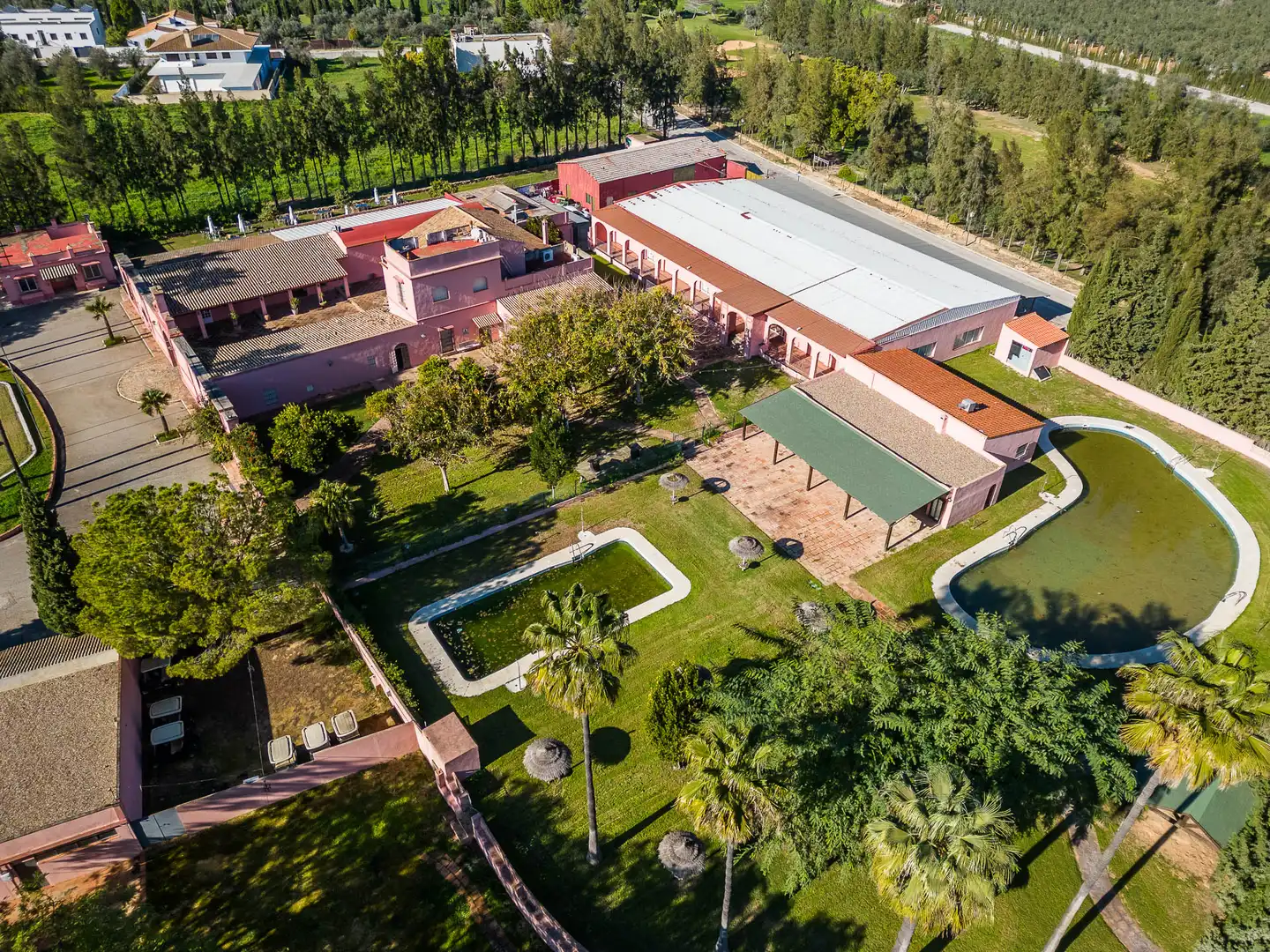 Vista exterior de Casa o xalet en venda en Aznalcázar amb Aire condicionat, Jardí privat i Internet