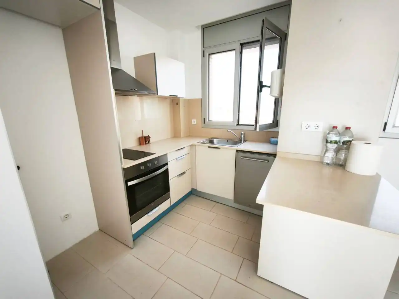 Küche von Wohnung zum Verkauf in Calafell mit Klimaanlage, Heizung und Terrasse