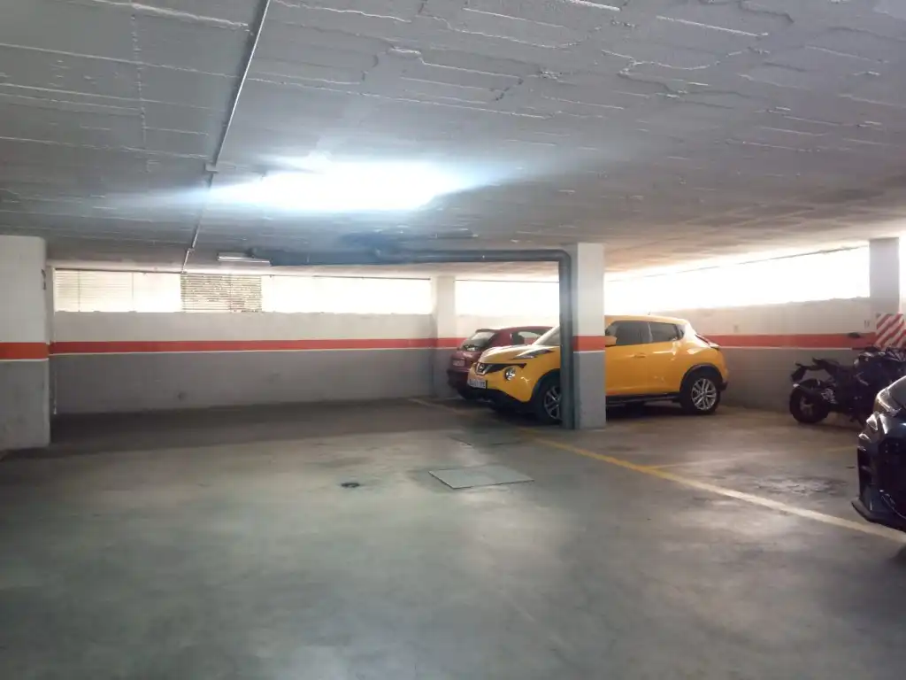 Parkplatz von Wohnung zum Verkauf in Granada