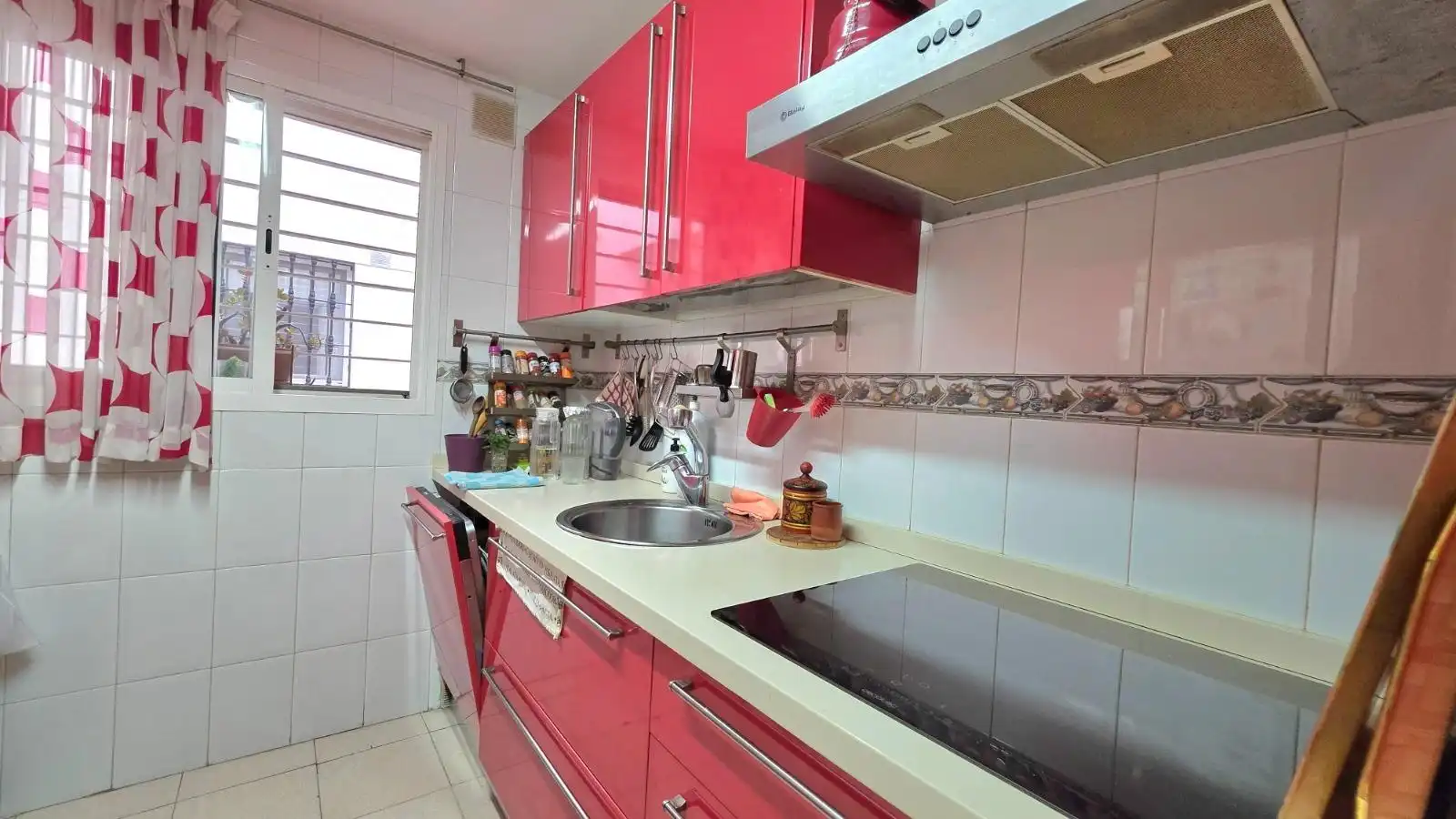 Cuina de Àtic en venda en Rincón de la Victoria amb Aire condicionat, Jardí privat i Terrassa