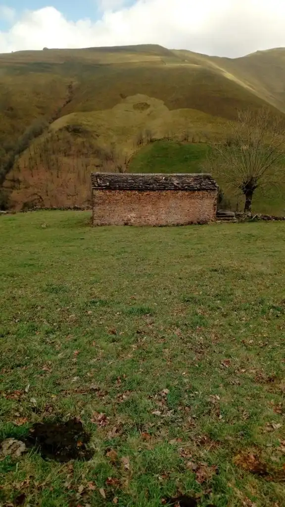 Casa o xalet en venda en Vega de Pas amb Jardí privat