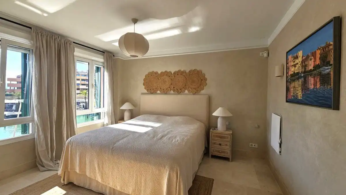 Bedroom of Apartments for rent in Sotogrande  with Air Conditioner, Heating and Terrace