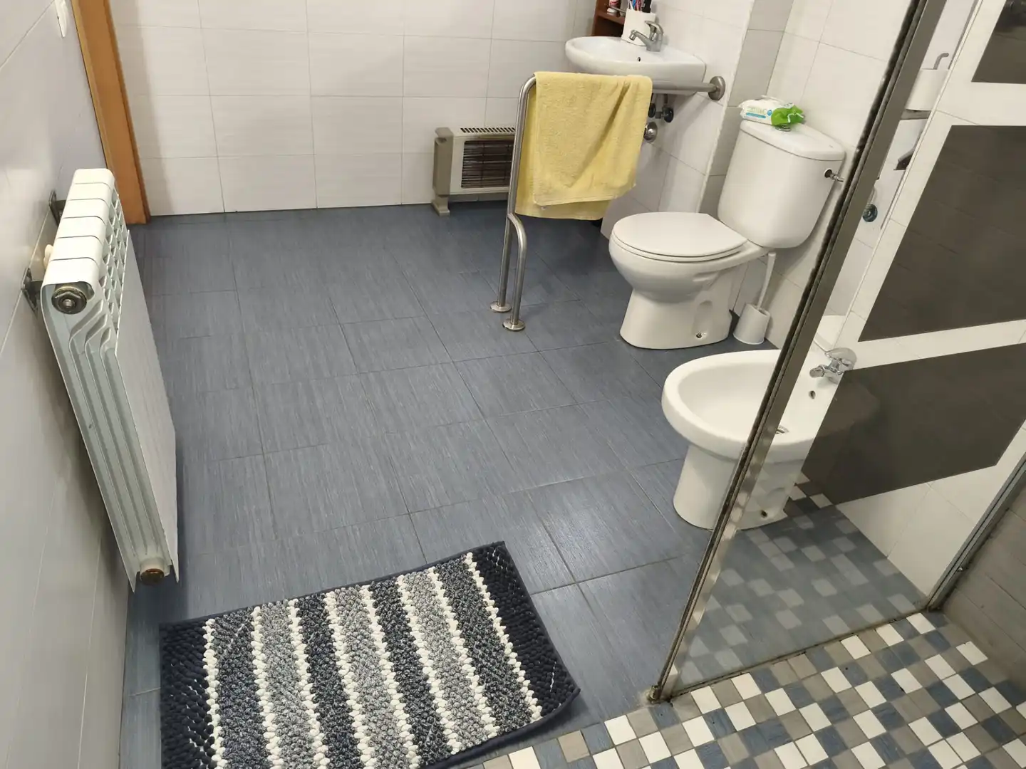 Bathroom of Flat for sale in Sant Boi de Llobregat  with Air Conditioner and Balcony