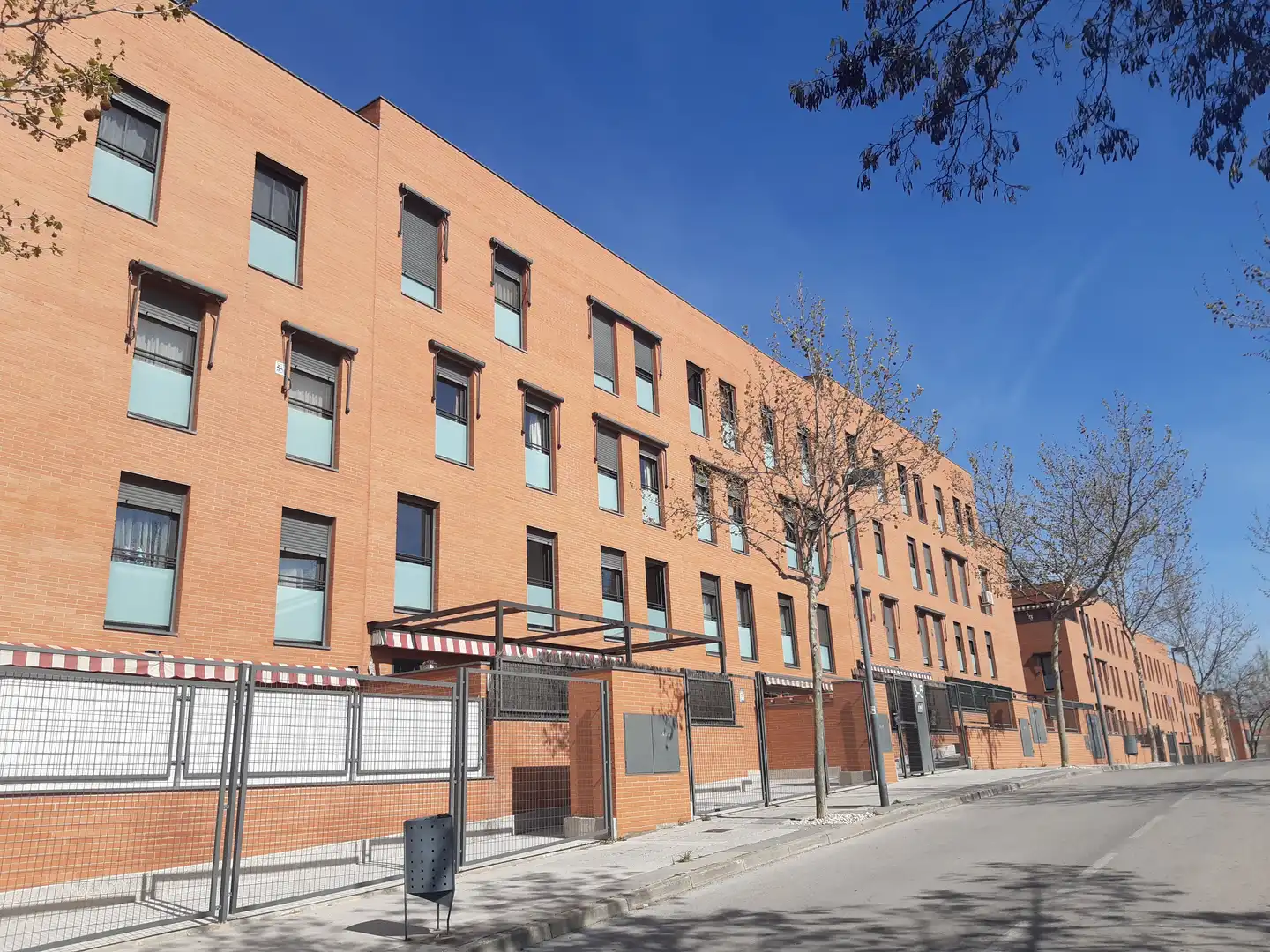 Vista exterior de Garaje en venta en Paracuellos de Jarama