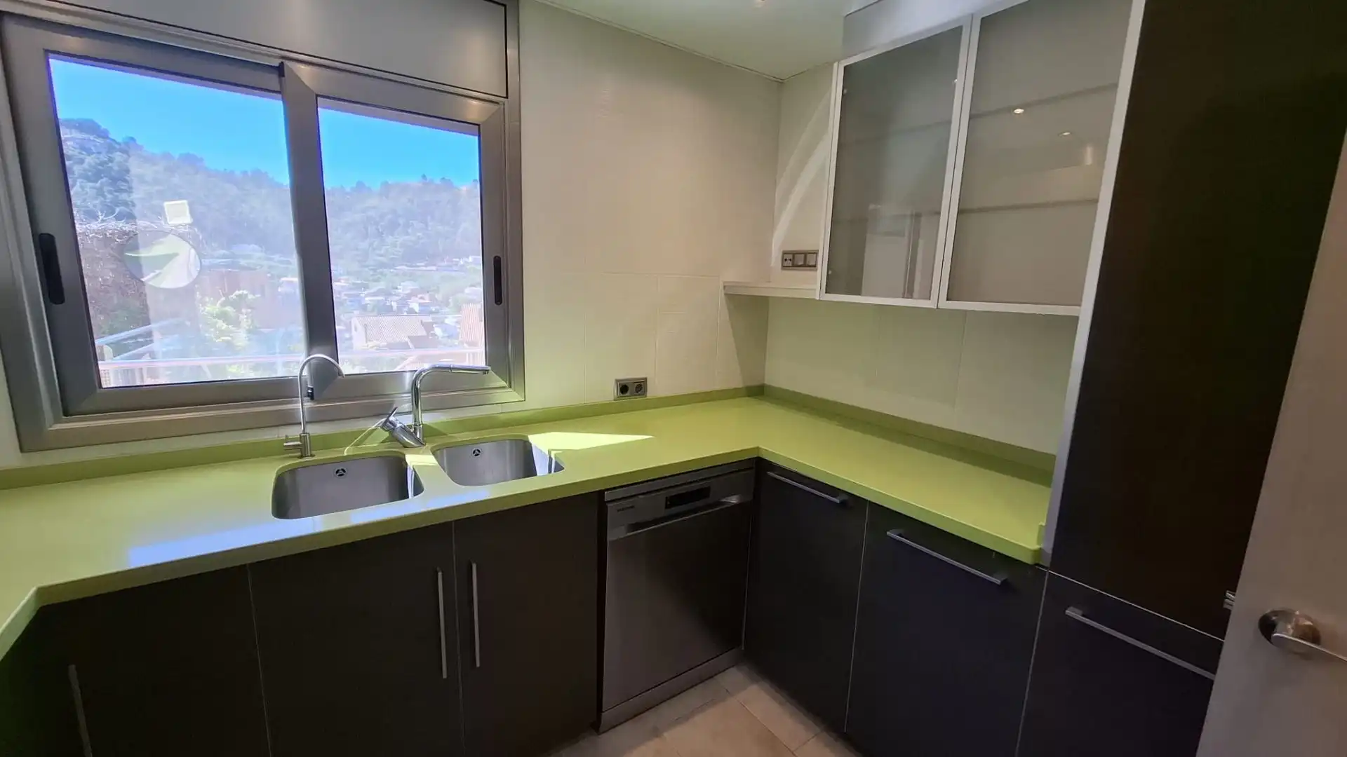 Cocina de Casa o chalet en venta en Vallirana con Aire acondicionado, Calefacción y Terraza