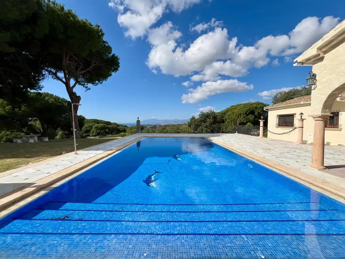 POSICIÓN FANTÁSTICA EN ELVIRIA, PARCELA CON POSIBILIDAD DE CONSTRUIR 4 VILLAS. NUEVA VILLA EN EL MERCADO EN EL ESTE DE MARBELLA EN, imatge 3