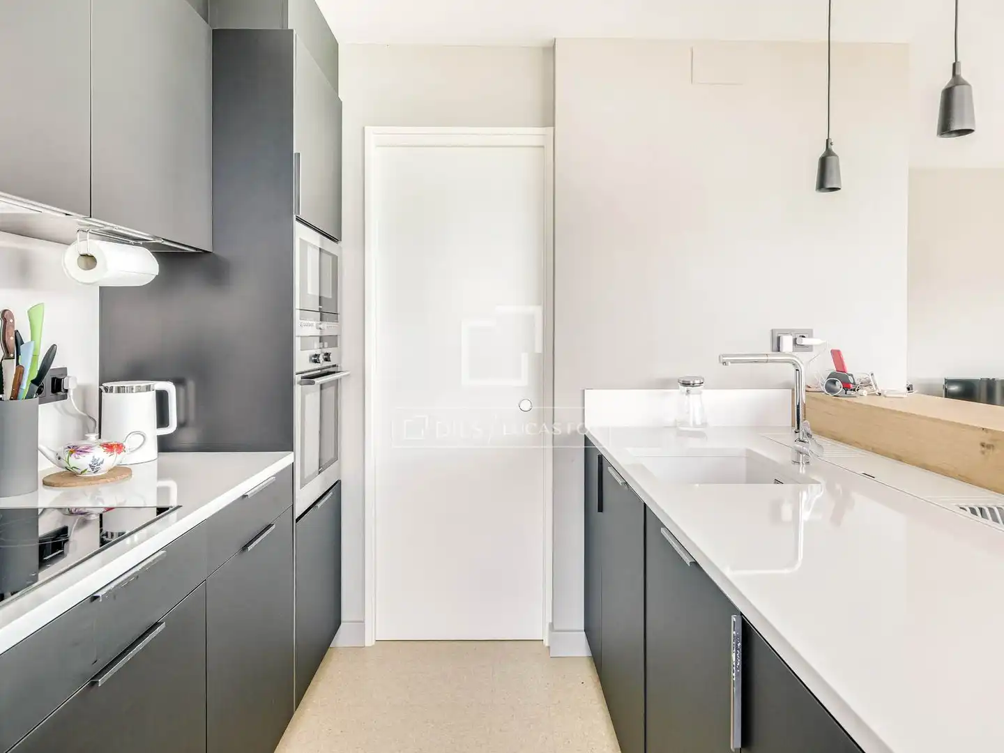 Cocina de Piso en venta en Barcelona con Aire acondicionado, Calefacción y Jardín privado