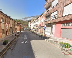 Vista exterior de Local en venda en Riosa amb Terrassa