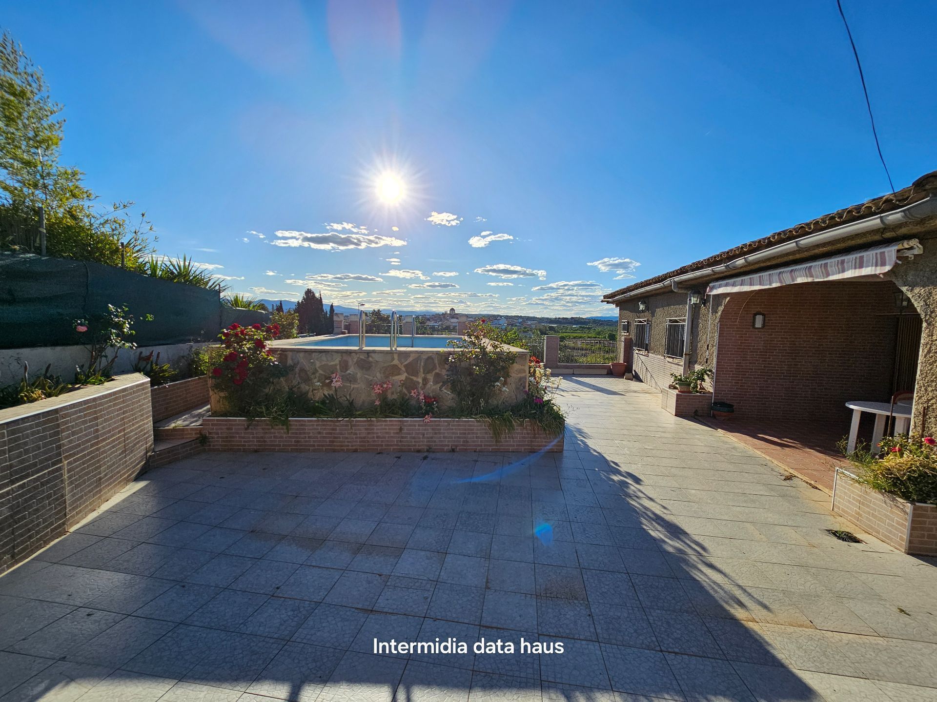 Vista exterior de Casa o xalet en venda en Vilamarxant amb Aire condicionat, Calefacció i Jardí privat