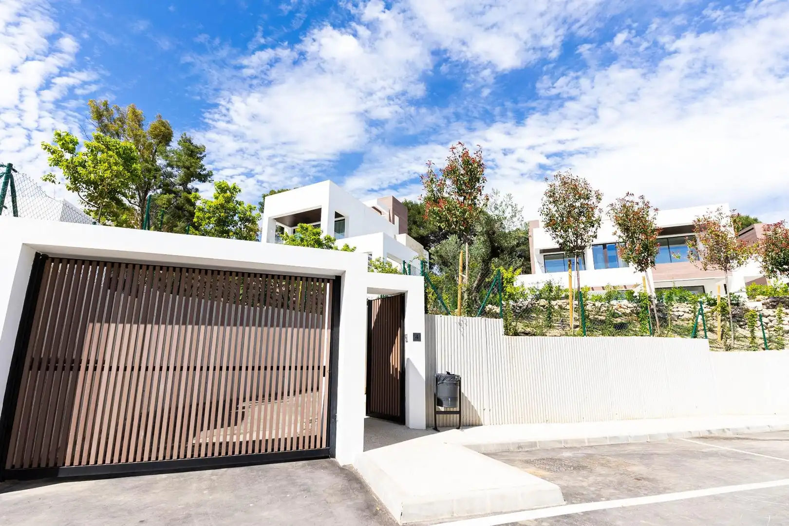 Vista exterior de Casa o chalet en venta en Marbella con Aire acondicionado, Jardín privado y Terraza