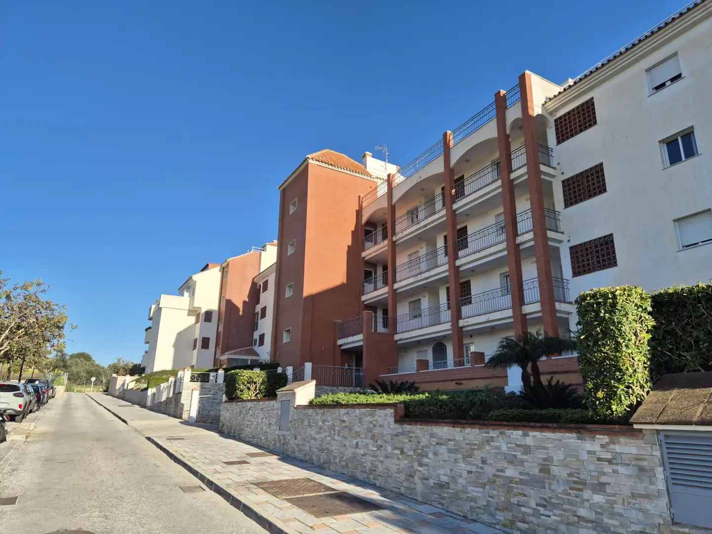Vista exterior de Pis en venda en Fuengirola amb Terrassa i Piscina comunitària