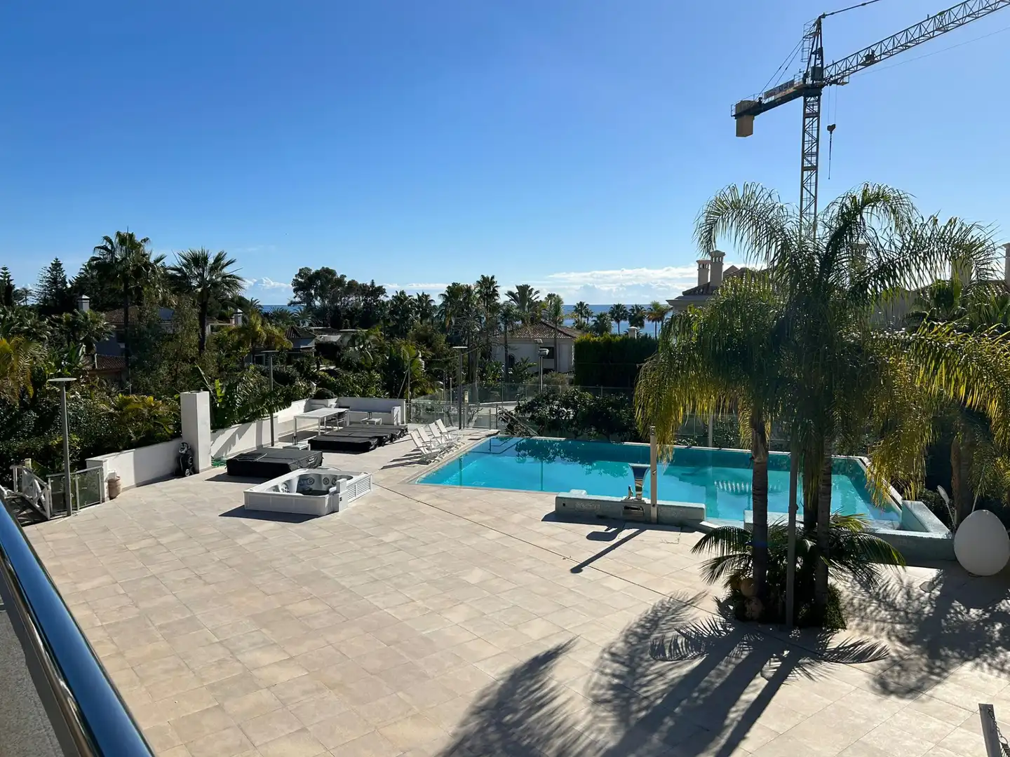 Piscina de Casa o xalet en venda en Marbella amb Aire condicionat, Calefacció i Jardí privat
