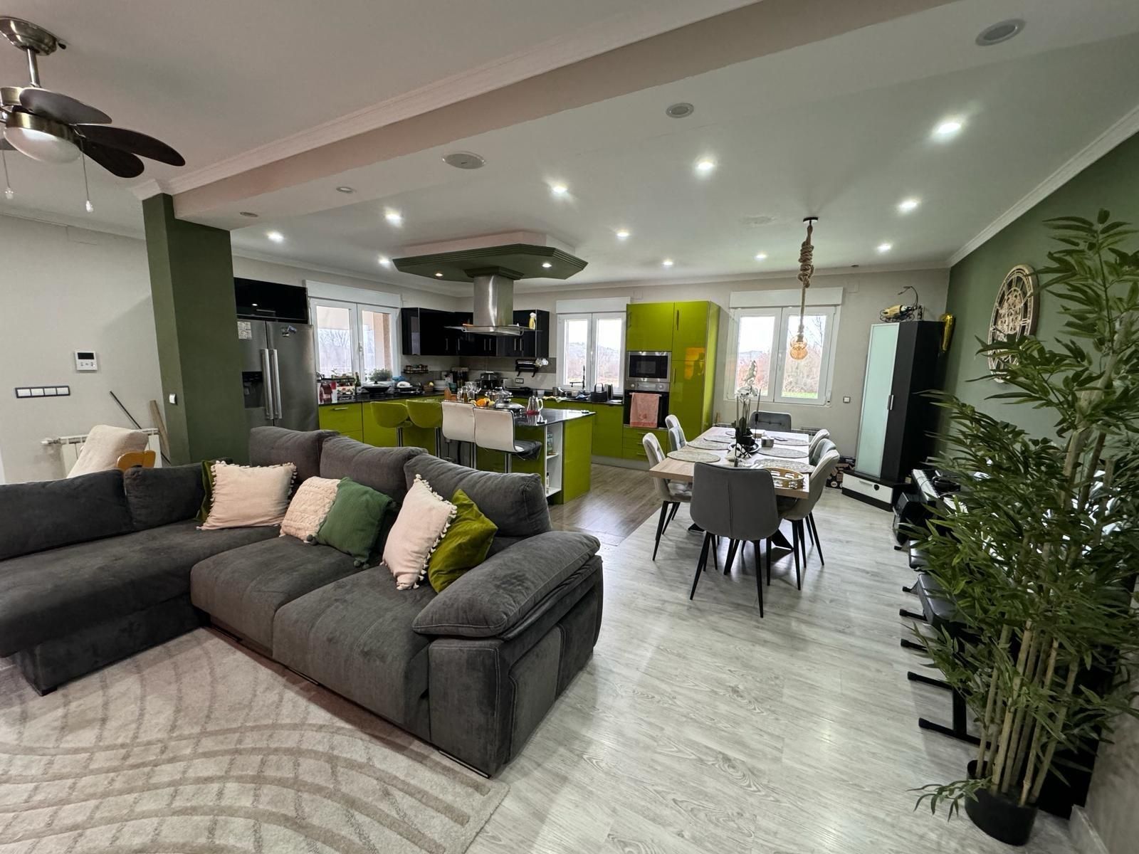 Cocina de Casa o chalet en venta en Camponaraya con Calefacción, Jardín privado y Terraza