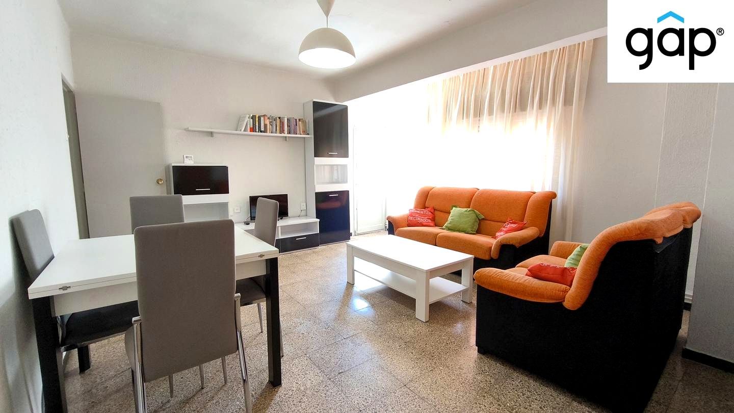 Sala d'estar de Pis de lloguer en Cuenca Capital amb Calefacció, Terrassa i Moblat