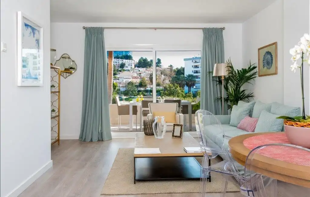 Apartament amb piscina en venda a Nueva Andalucía, imagen 2