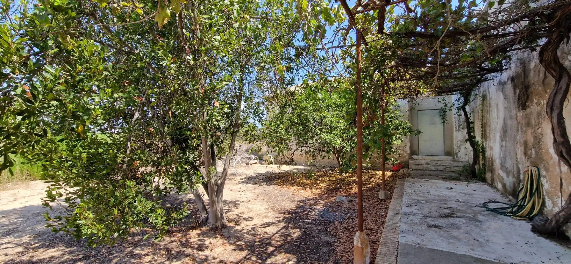 Casa rústica amb jardí en venda a El Marenyet, imagen 4