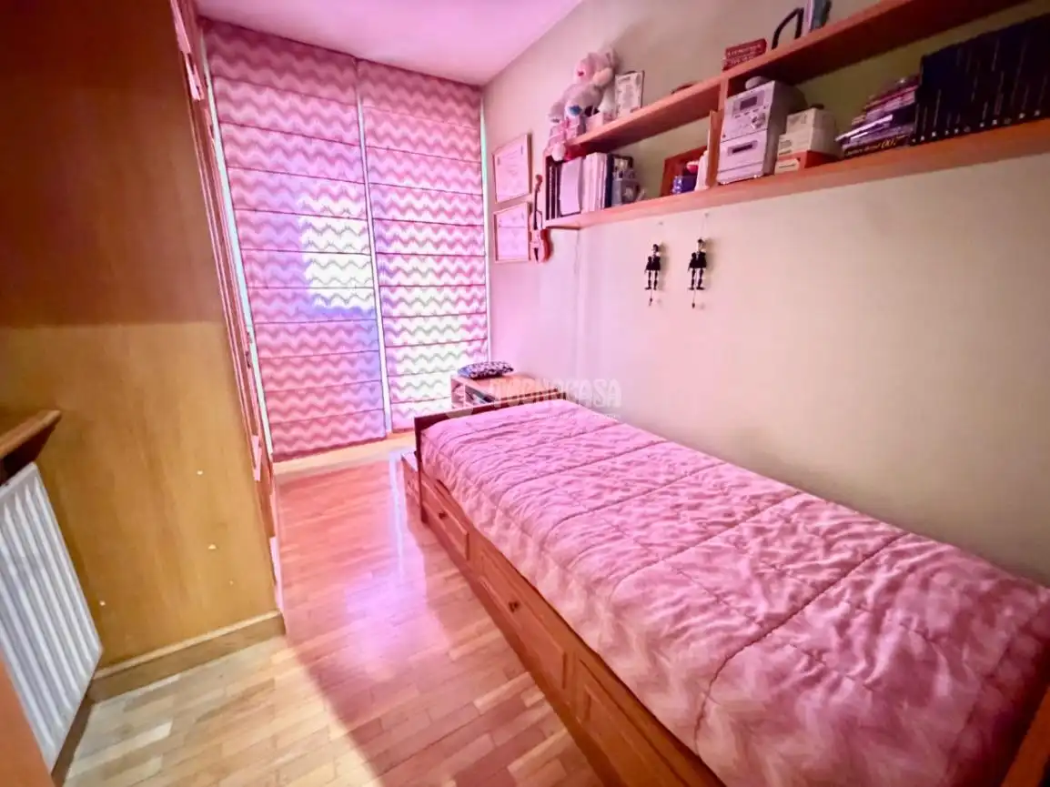 Bedroom of Flat for sale in León Capital   with Heating, Parquet flooring and Terrace