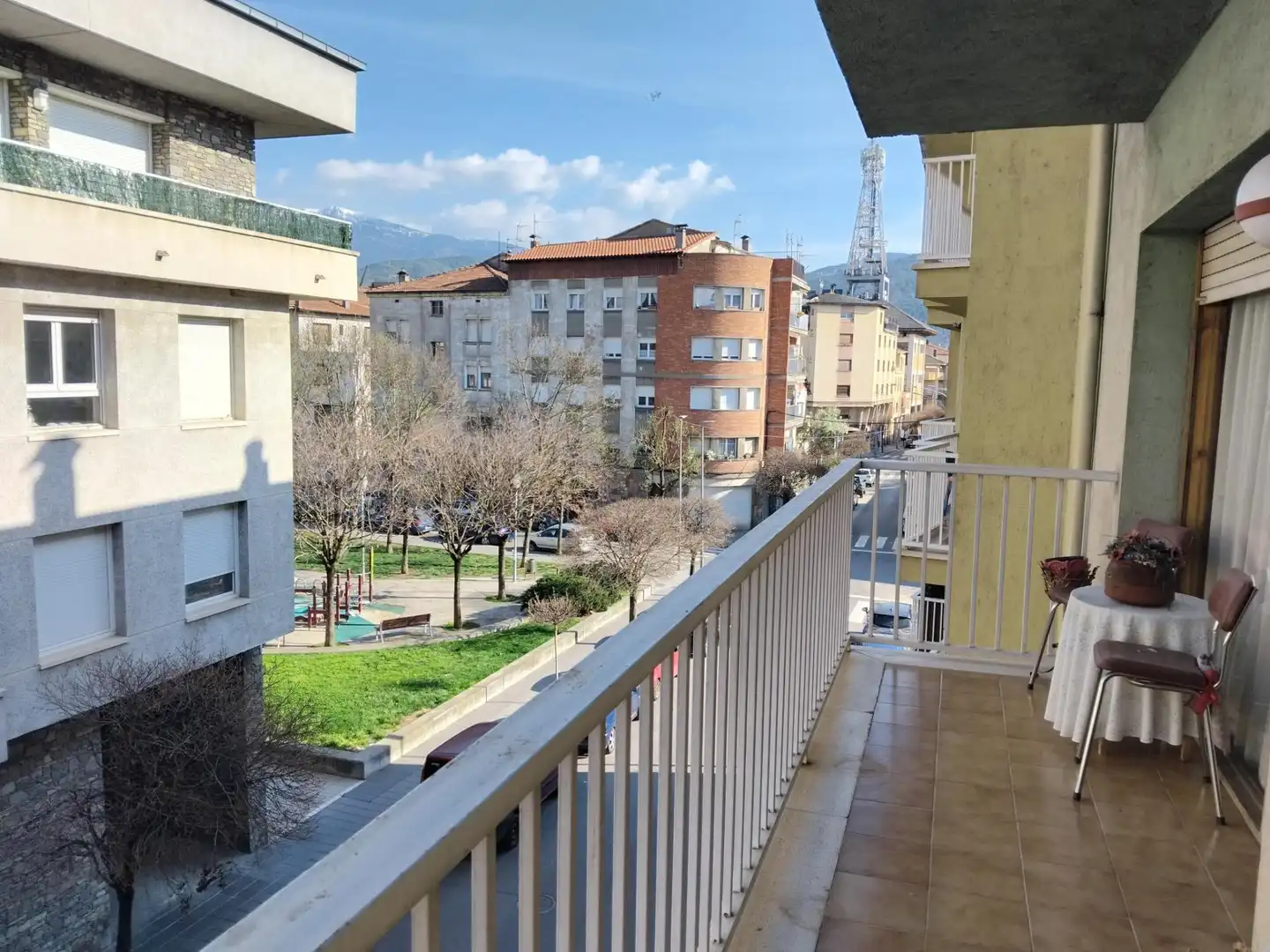 Außenansicht von Wohnung zum Verkauf in La Seu d'Urgell mit Heizung