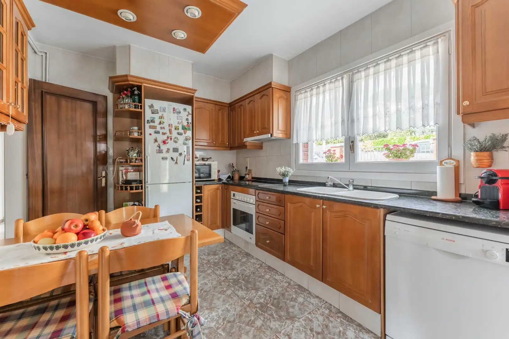 Cocina de Casa o chalet en venta en Montmeló con Calefacción, Jardín privado y Terraza