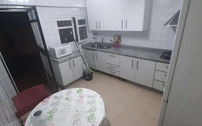 Cuina de Casa o xalet en venda en Baza amb Moblat