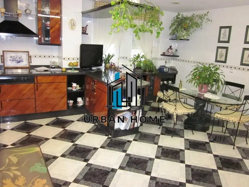 Cocina de Casa o chalet en venta en Valdefresno con Calefacción, Jardín privado y Terraza