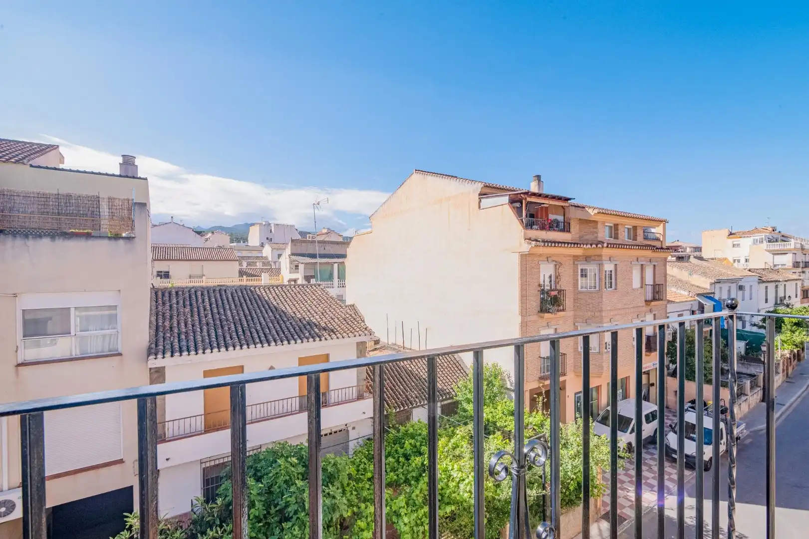 Vista exterior de Pis en venda en La Zubia amb Aire condicionat, Moblat i Balcó
