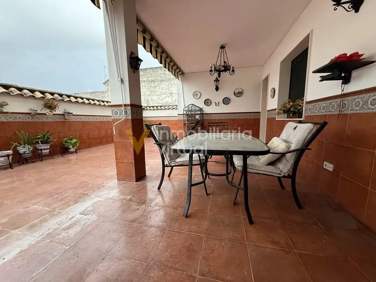 Terraza de Piso en venta en Cabra con Aire acondicionado, Calefacción y Amueblado