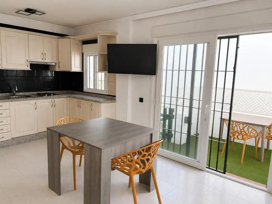 Küche von Erdgeschoss zum Verkauf in Mijas mit Heizung, Privatgarten und Terrasse