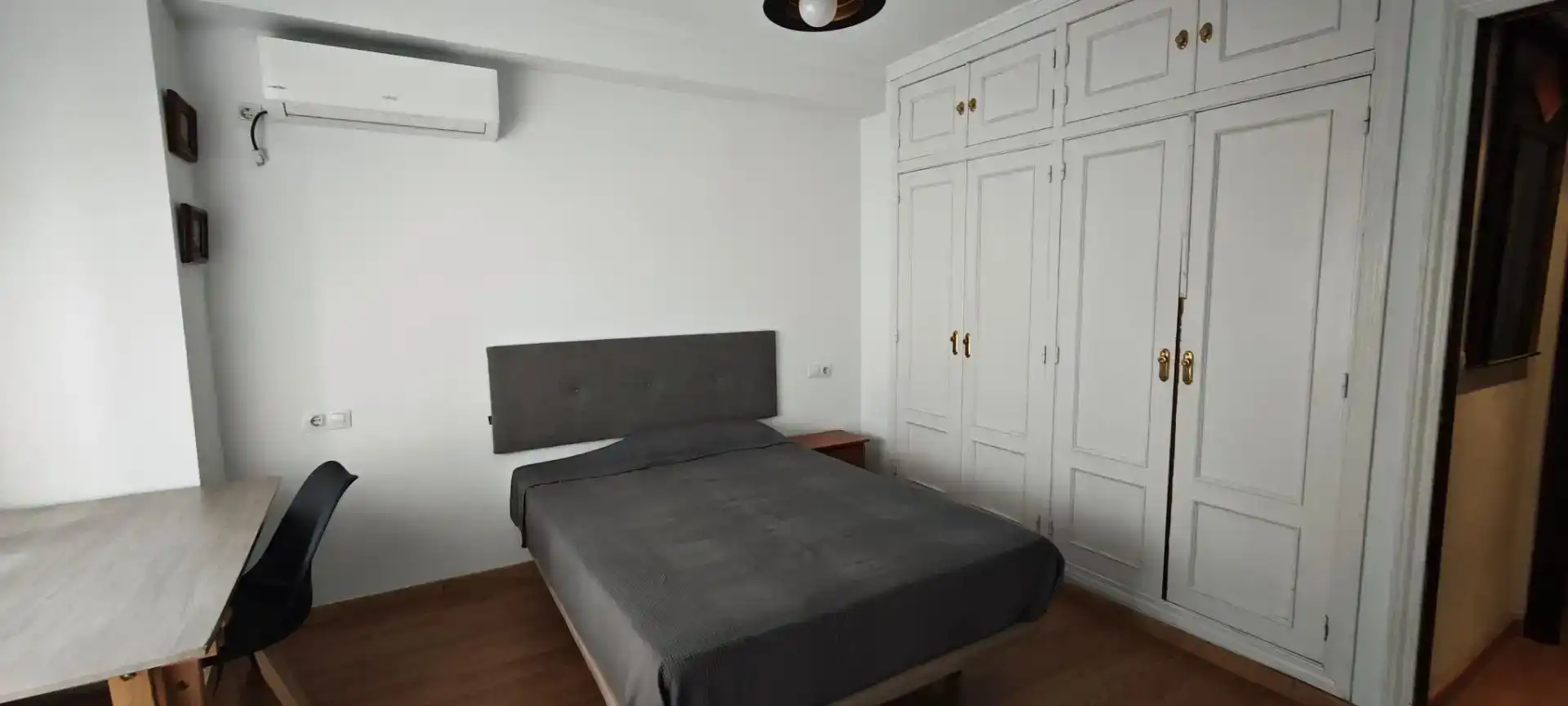 Habitación de Piso para compartir en Córdoba con Aire acondicionado, Parquet y Amueblado